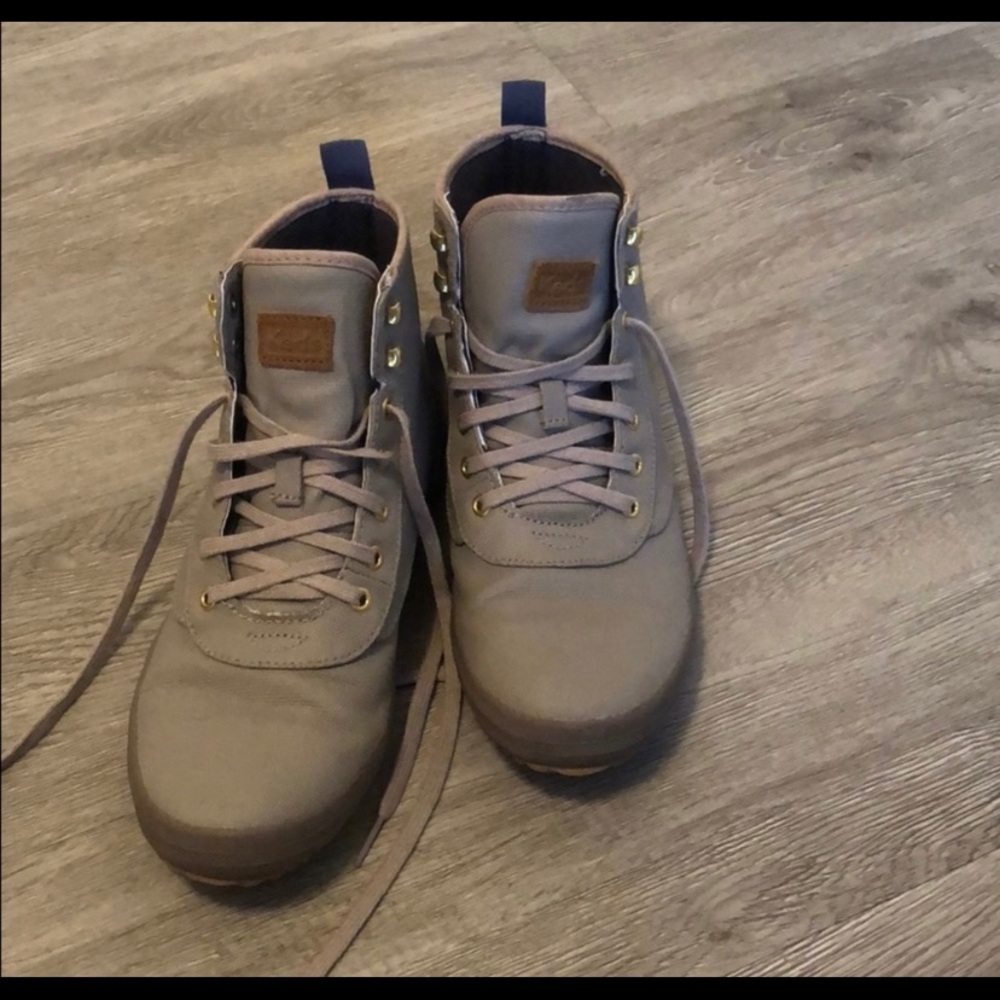 Lace up Keds